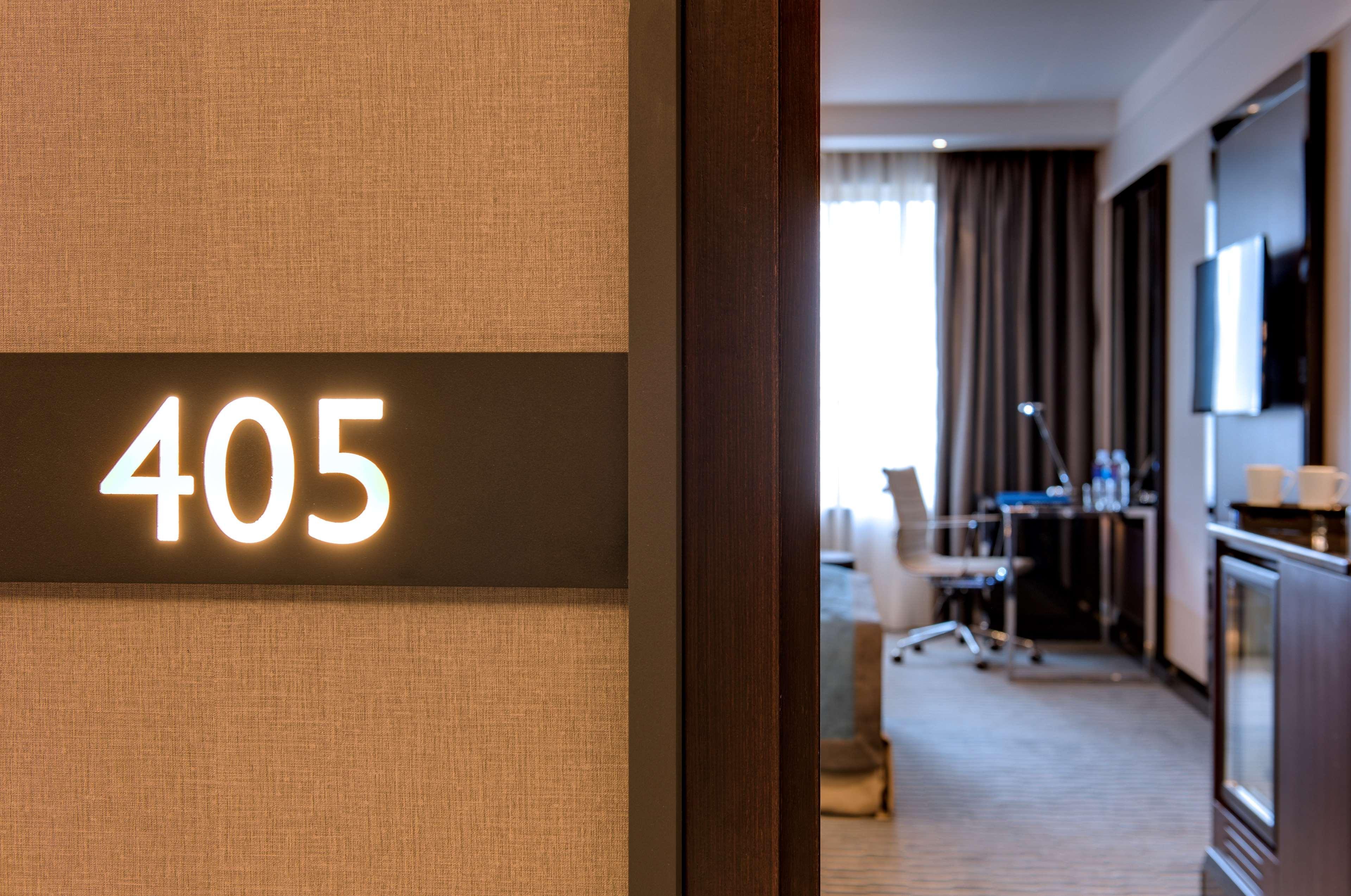 Radisson Blu Leogrand מלון צ'יסינאו