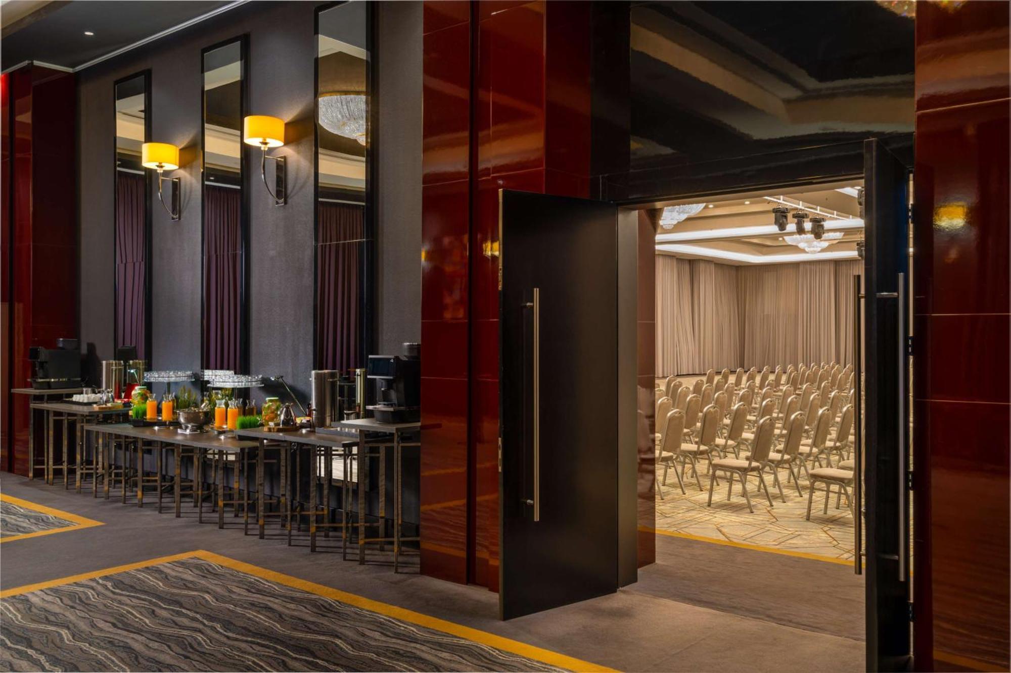 Radisson Blu Leogrand 5*