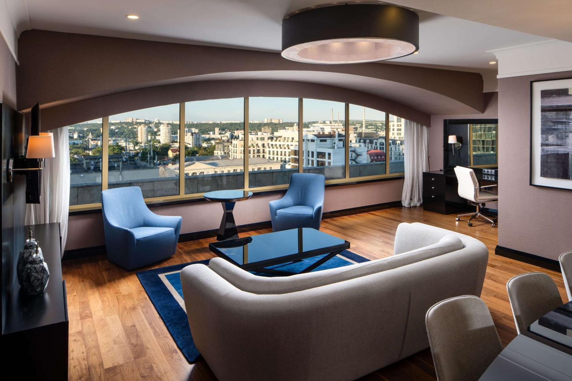 Готель Radisson Blu Leogrand 5*