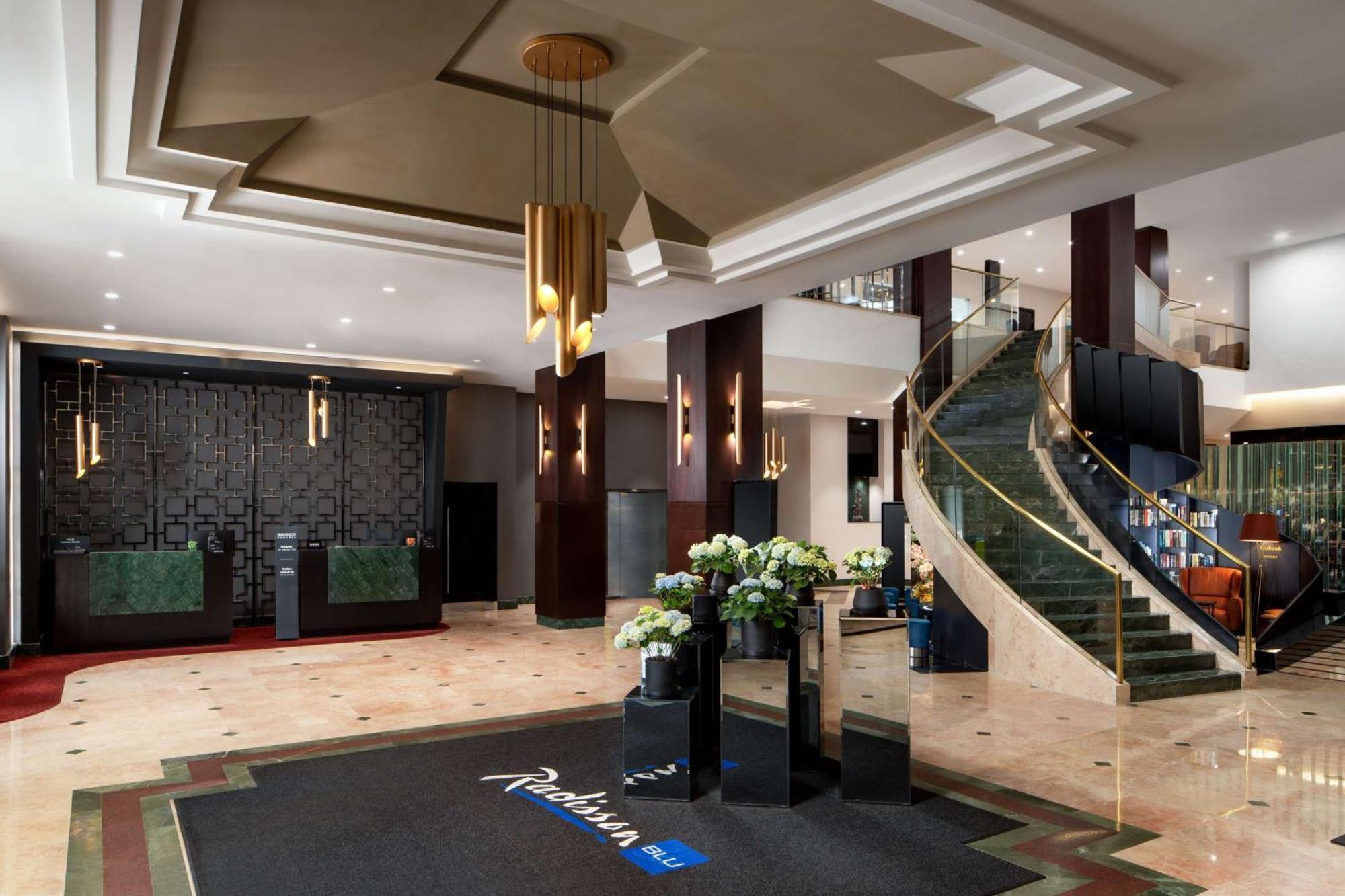 Radisson Blu Leogrand מלון 5*